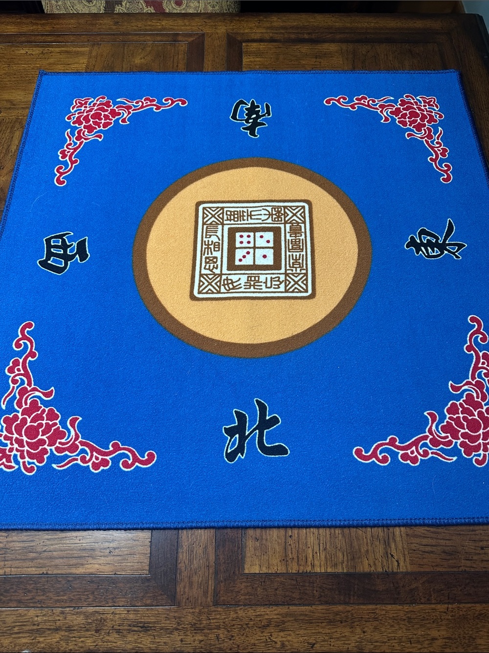 Mah jong Game Mat with Red Floral Accents, like new 31.5 by 31.5 inches